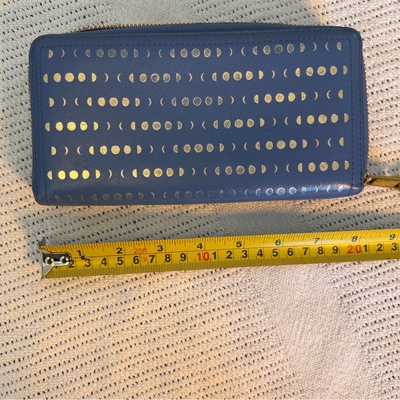 Fossil wallet Blue Cowhide Leather Zip Around Wristlet Gold Moon Phases RFID - Picture 2 of 16